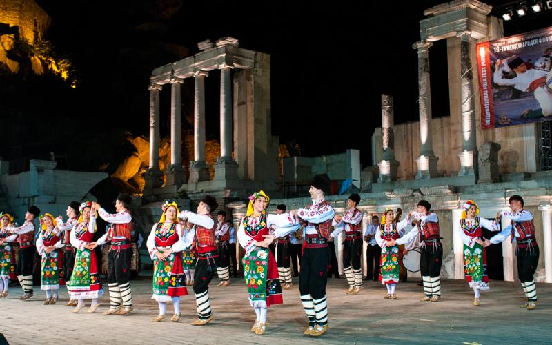 Академичен фолклорен ансамбъл  при АМТИИ-Пловдив 